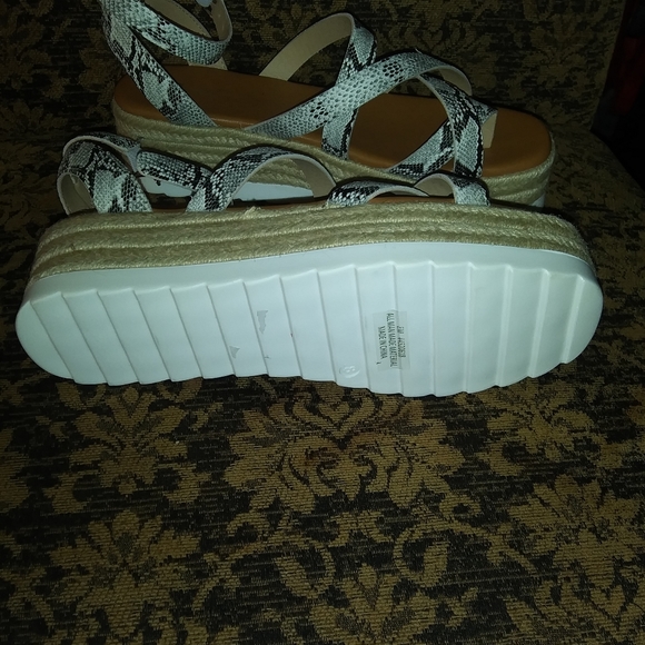 Snake Skin Print Sandals - Picture 2 of 3